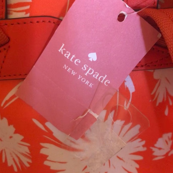 Kate Spade medium backpack- NWT Karissa wild bloom - Picture 4 of 15